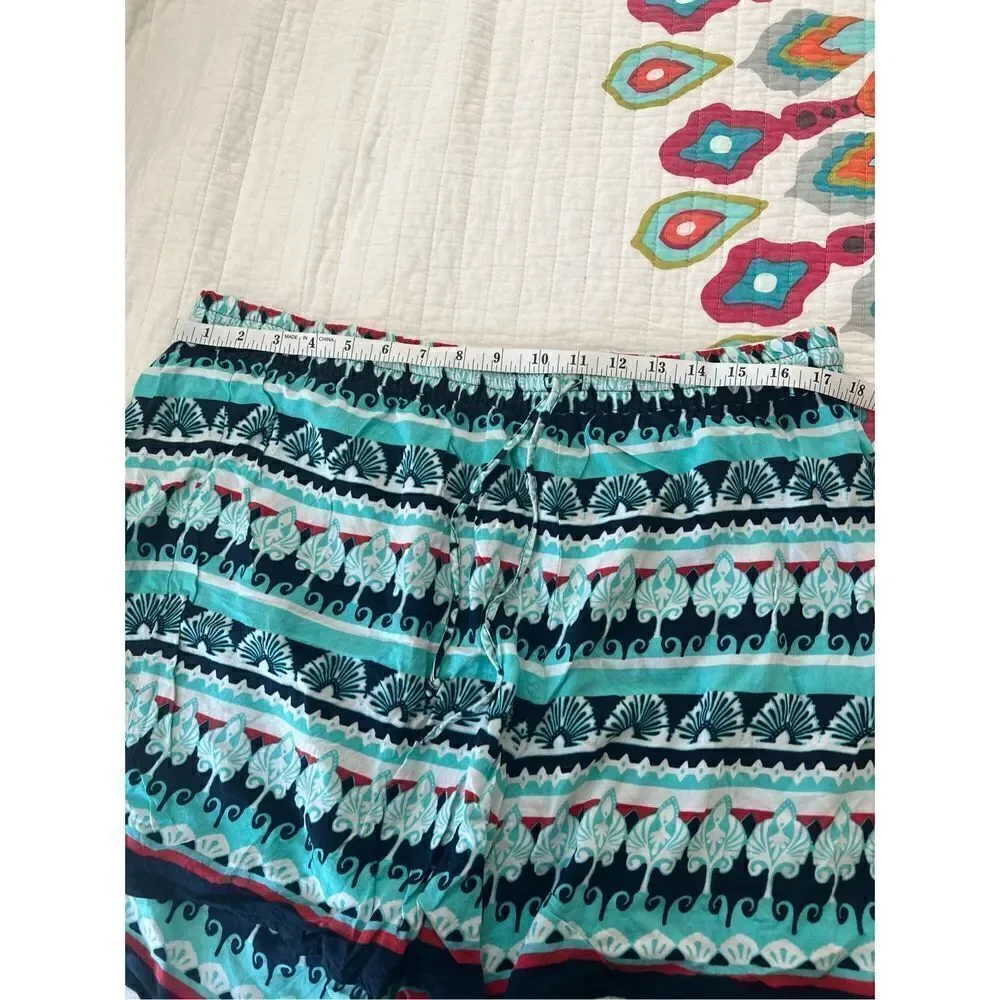 Crown & Ivy Geometric Beachy Navy, Green and Cranberry elastic shorts